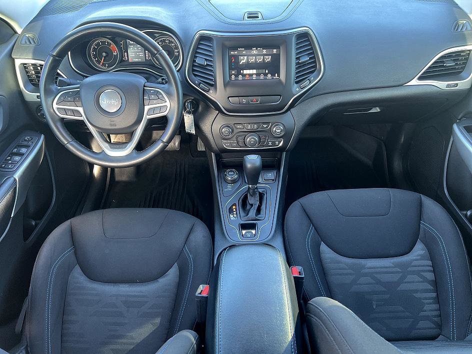 Used 2020 Jeep Cherokee Latitude image 18