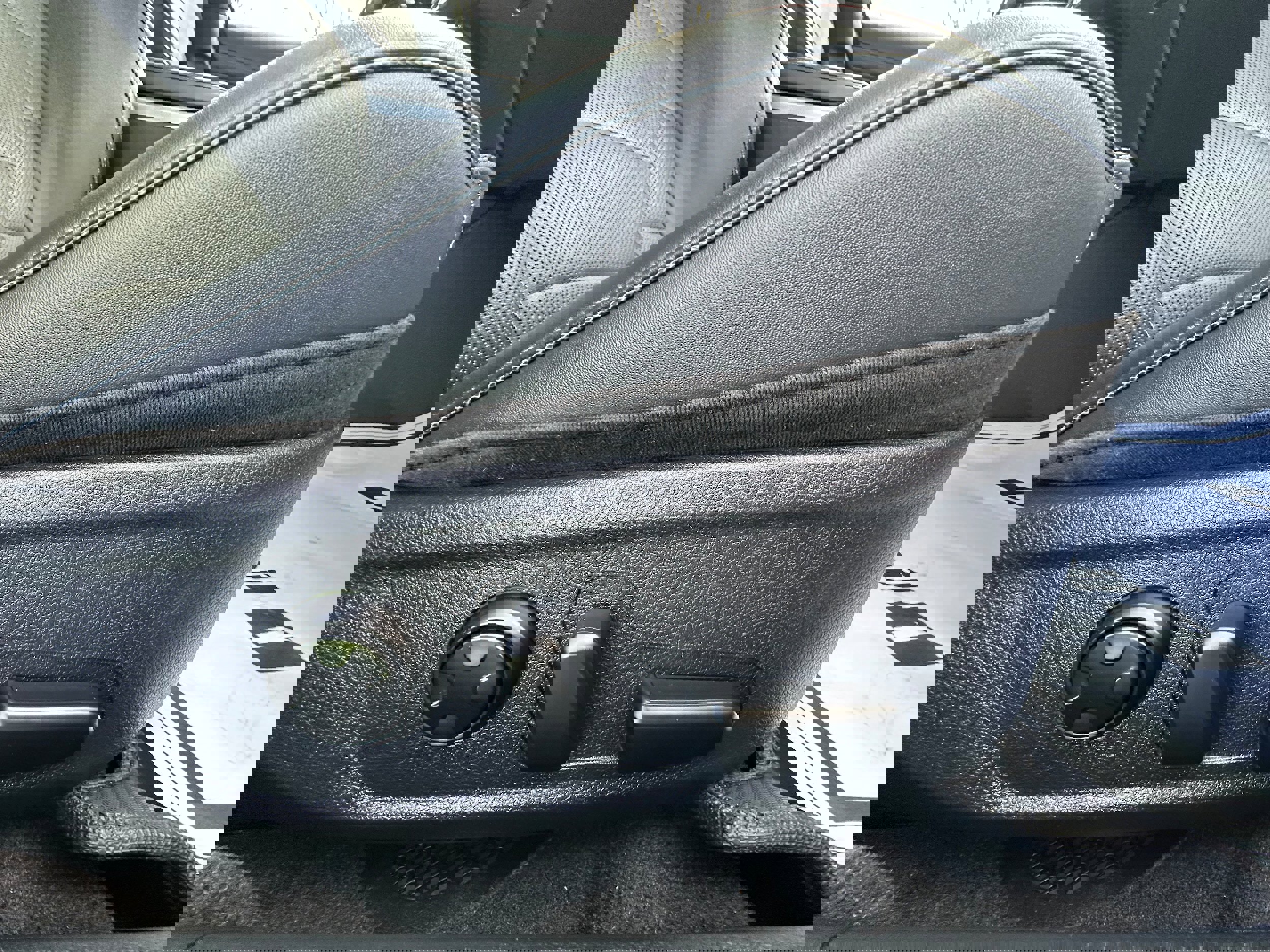 Used 2023 Kia Stinger GT2 image 23