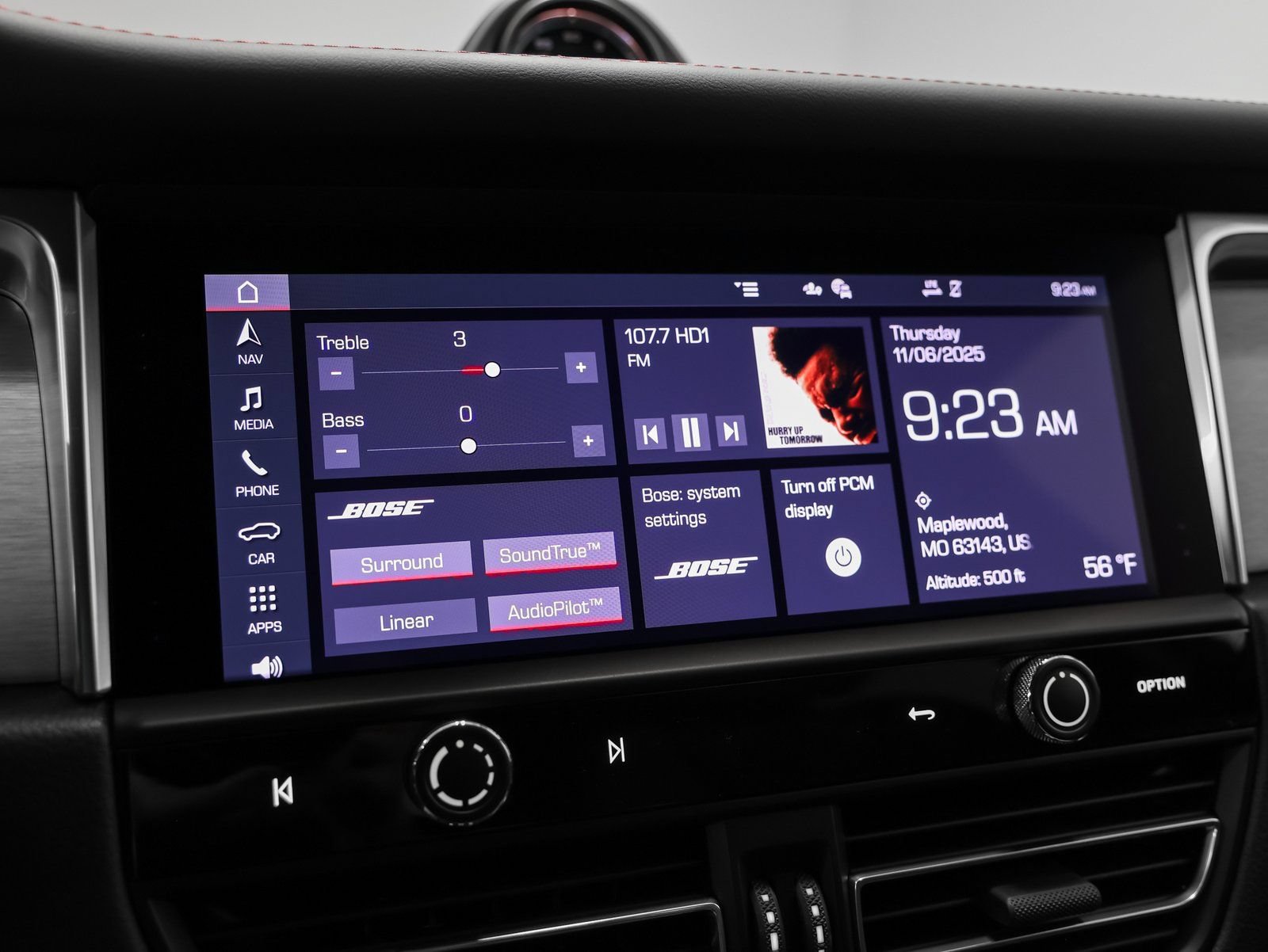 Certified 2026 Porsche Macan Turbo AWD/4WD image 40