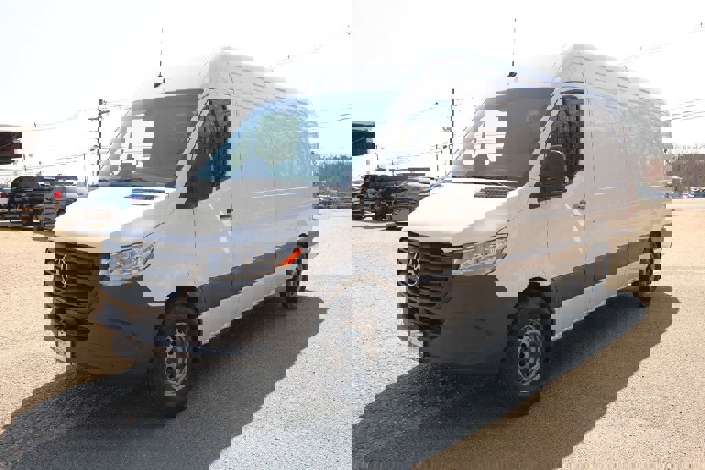 Used 2025 Mercedes-Benz Sprinter 2500 image 1