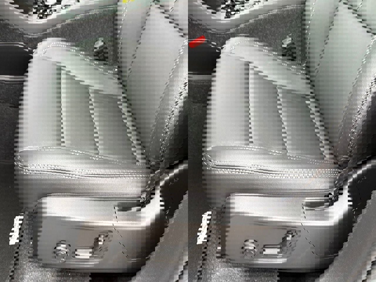 New 2026 Volvo XC40 B4 Core w/ Climate Package image 20