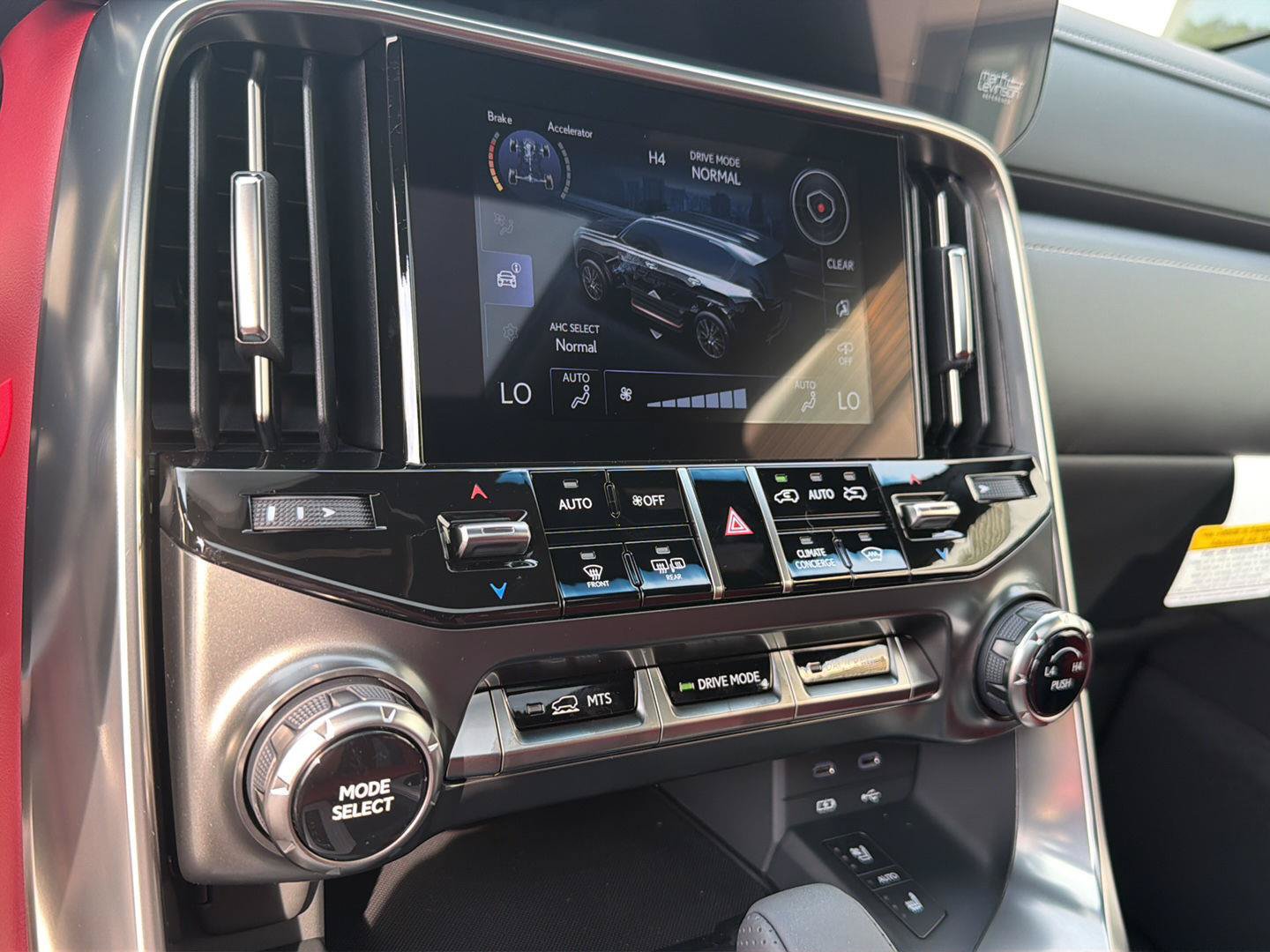New 2026 Lexus LX 700h F Sport AWD/4WD image 28