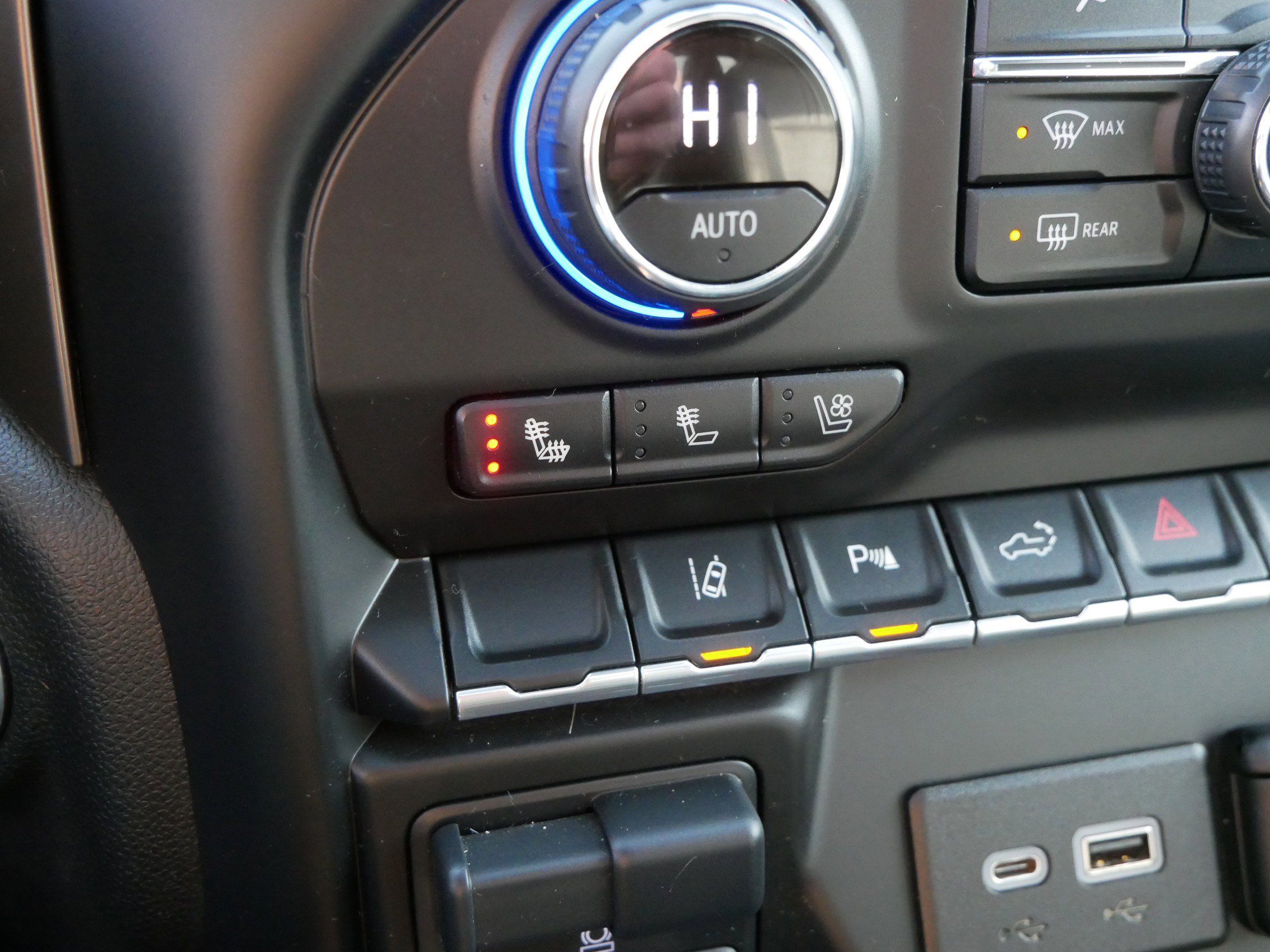 Used 2020 Chevrolet Silverado 3500 High Country w/ Z71 Off-Road Package image 34