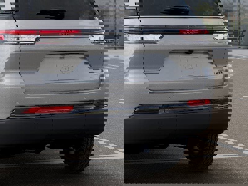 New 2025 Jeep Grand Cherokee Limited w/ Black Appearance Package image 13