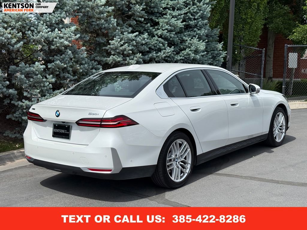 Used 2025 BMW 530i xDrive image 9
