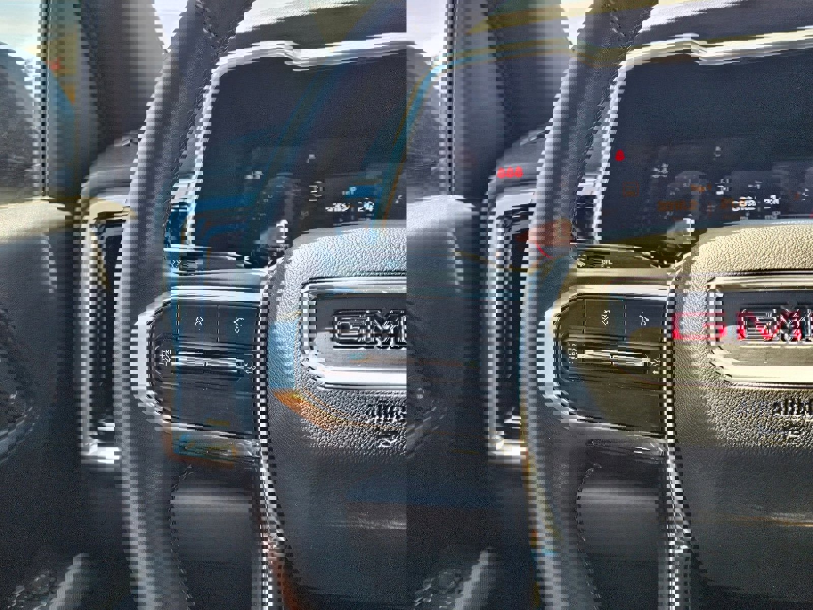 Used 2024 GMC Canyon Elevation image 12