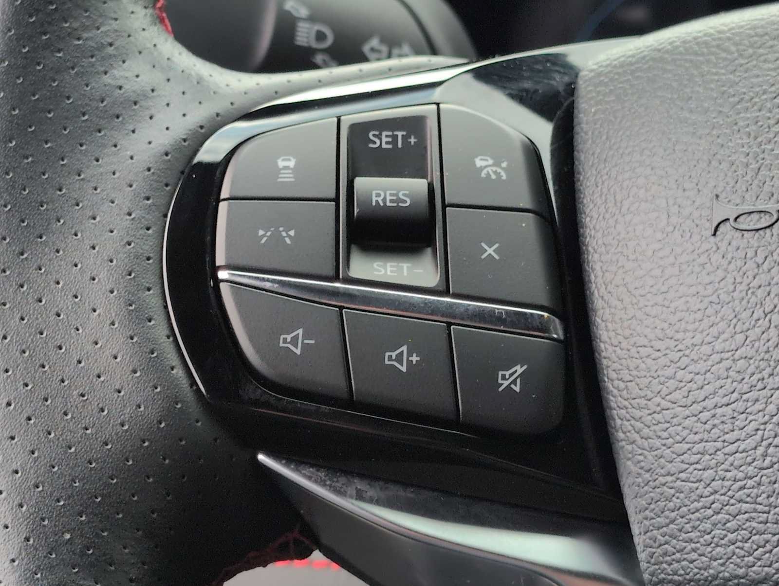 Used 2025 Ford Explorer ST-Line AWD/4WD image 23
