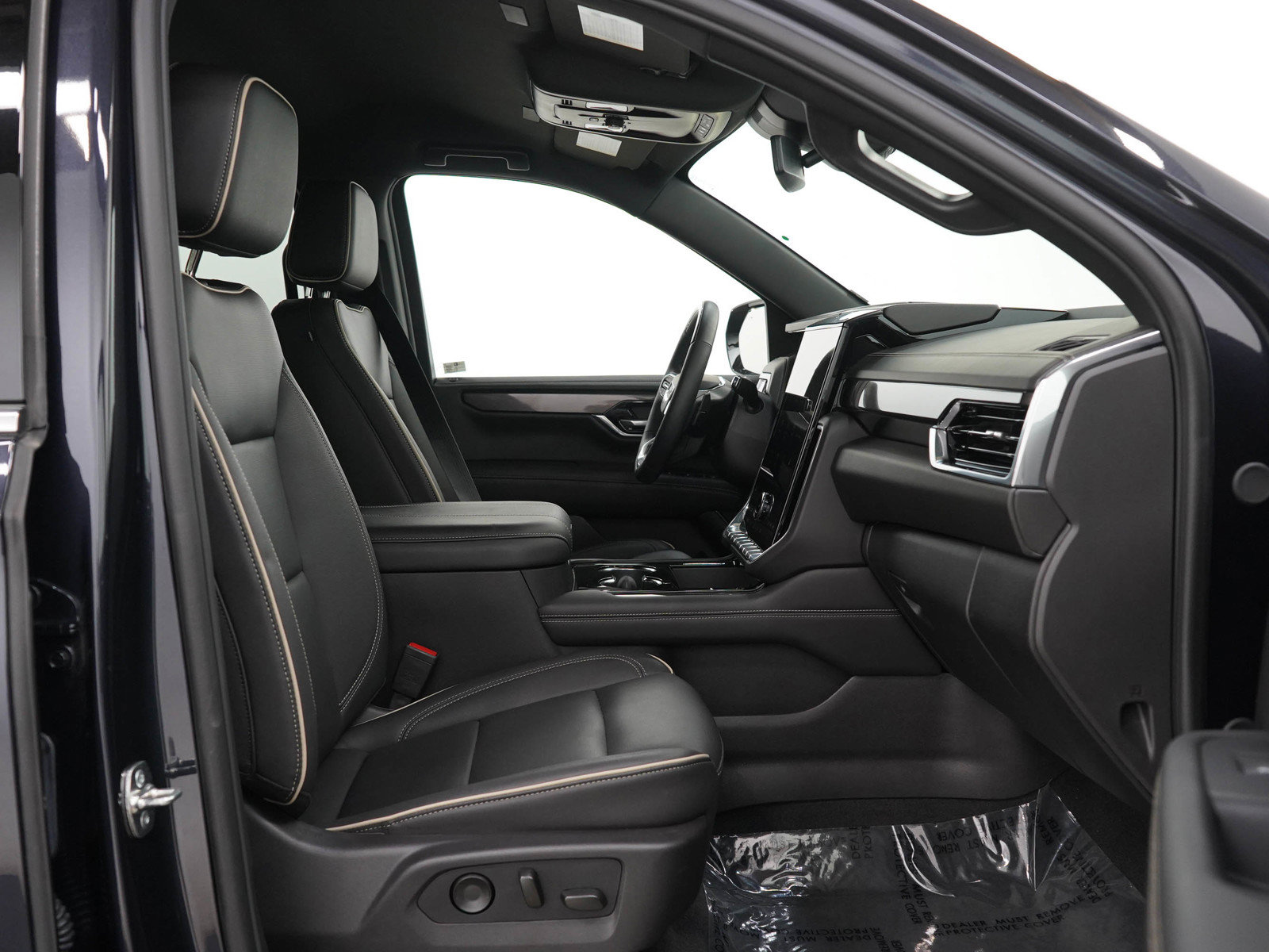 Used 2025 GMC Yukon Elevation AWD/4WD image 11