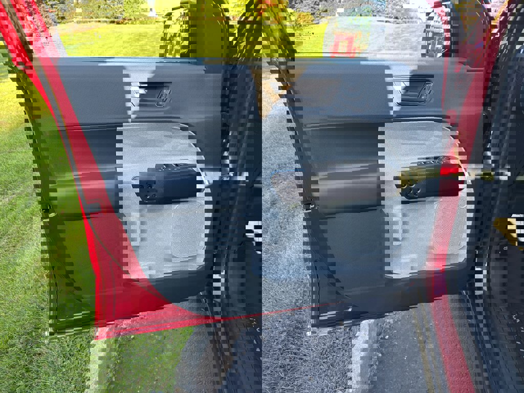 New 2025 Ford Maverick XLT w/ 4K Tow Package image 19