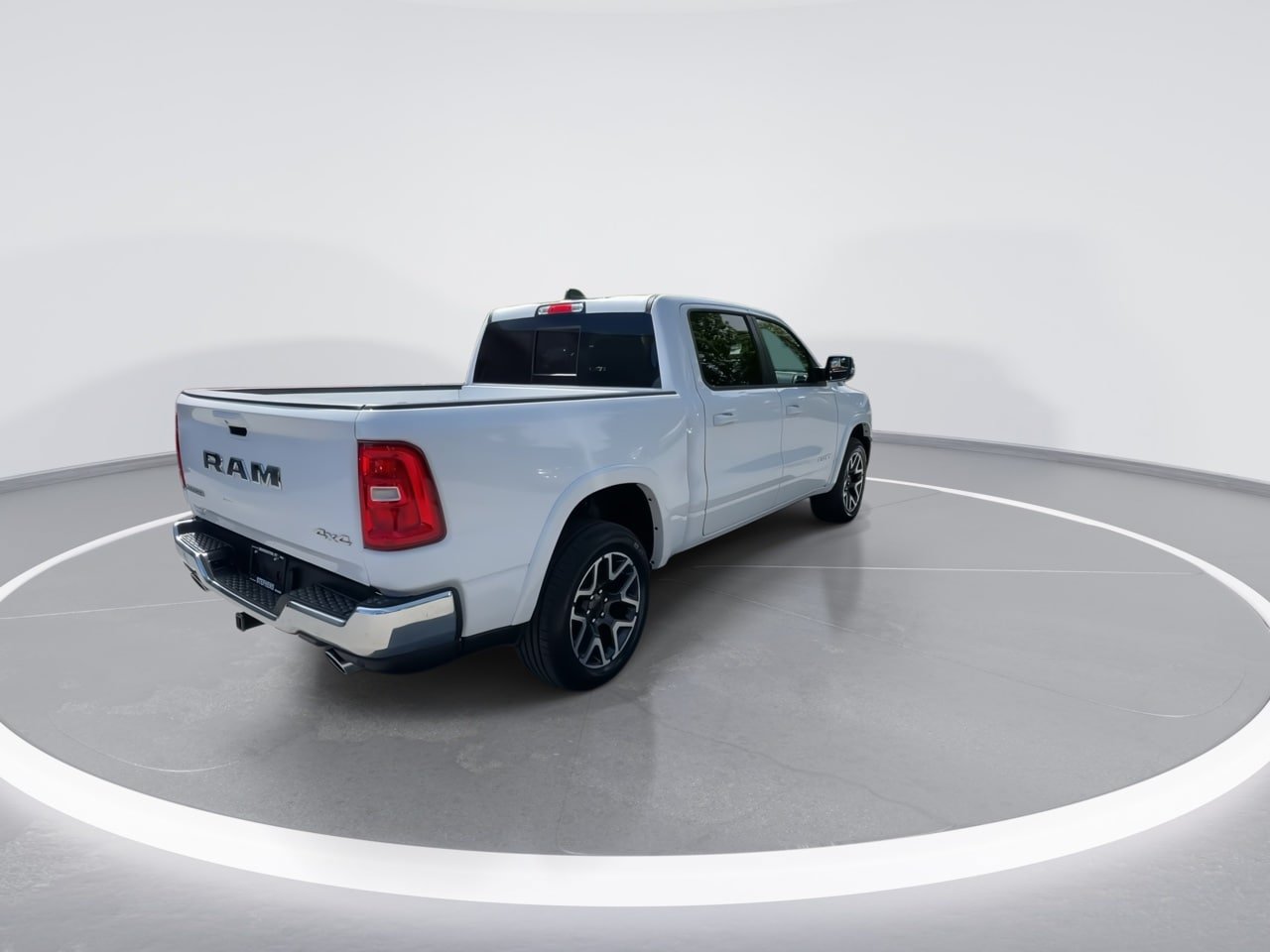 Used 2025 RAM 1500 Laramie AWD/4WD image 19