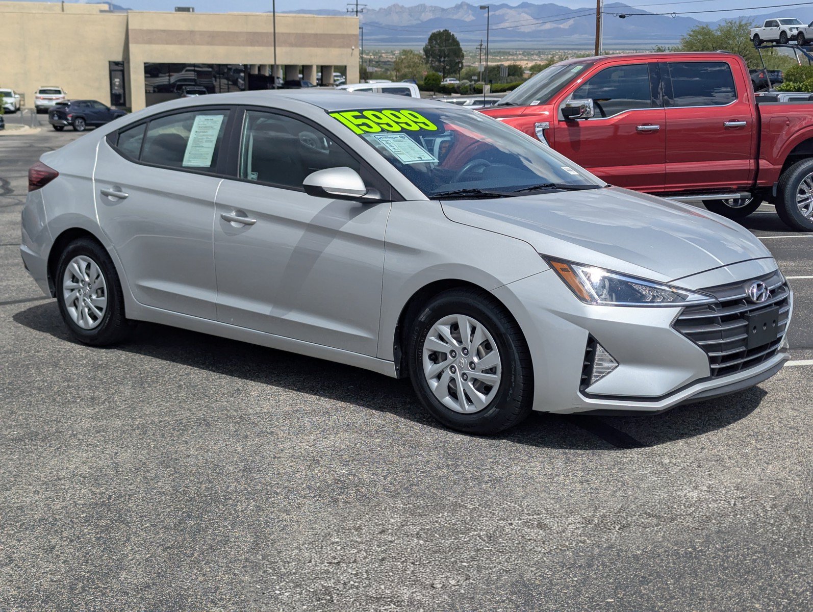Used 2019 Hyundai Elantra SE FWD image 1