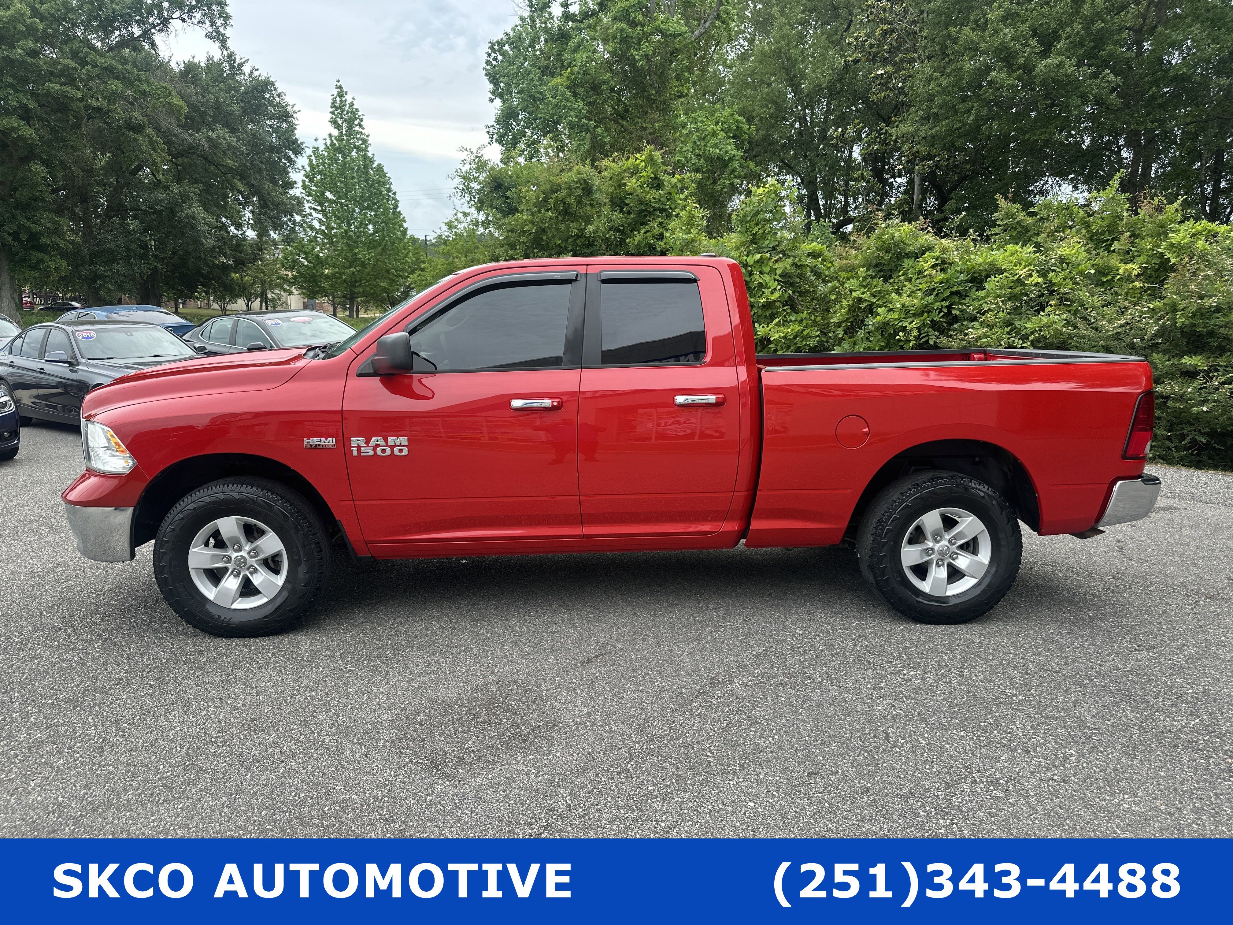 Used 2017 RAM 1500 Classic SLT image 2