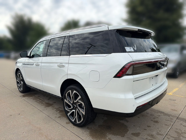 New 2026 Lincoln Navigator Reserve AWD/4WD image 9
