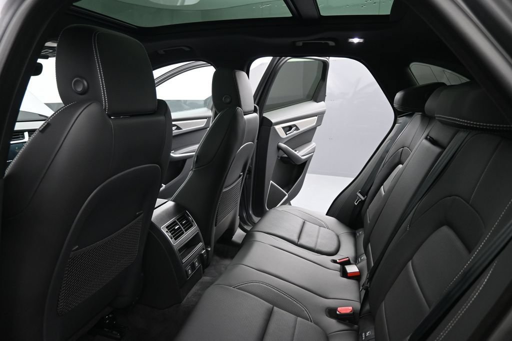 New 2026 Jaguar F-PACE R-Dynamic S AWD/4WD image 17