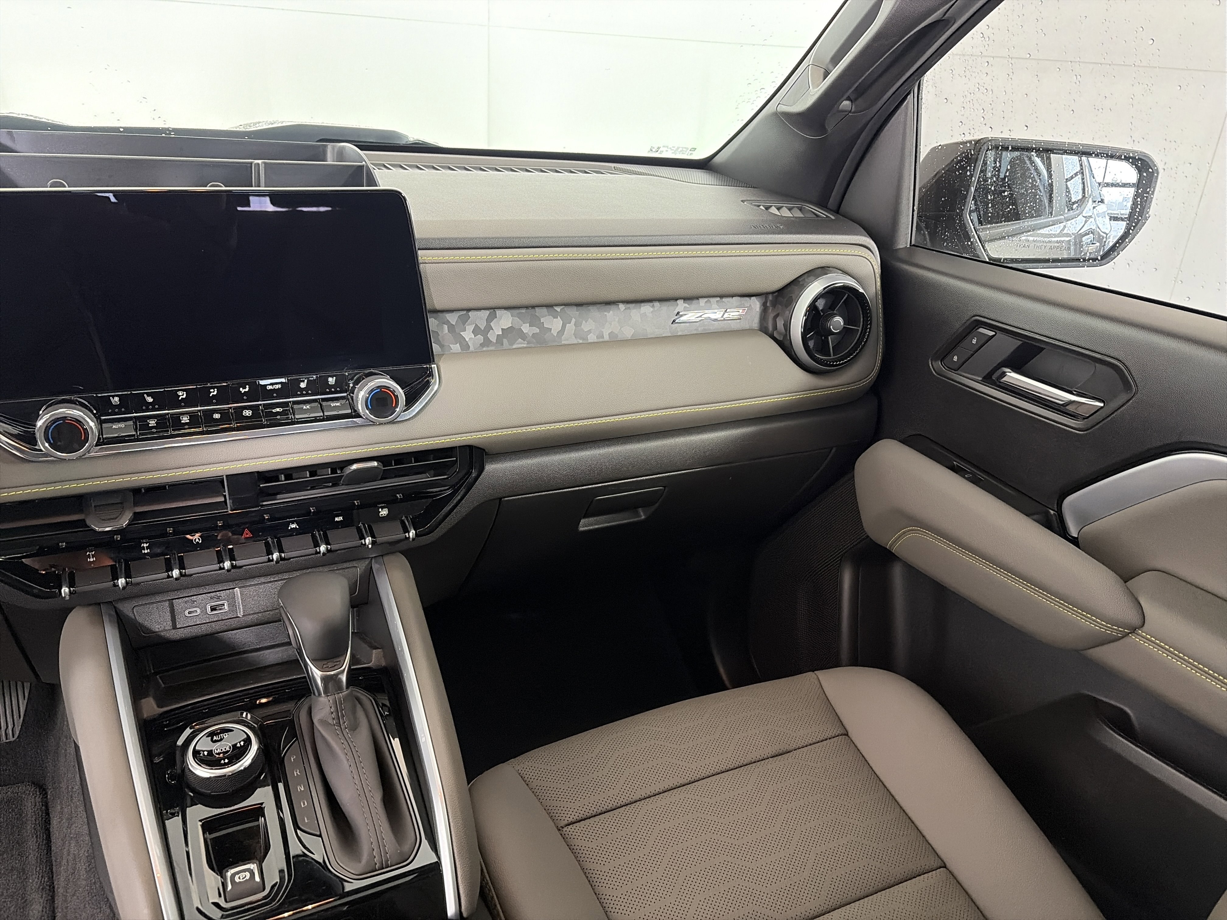 Certified 2025 Chevrolet Colorado ZR2 w/ Midnight Edition image 10