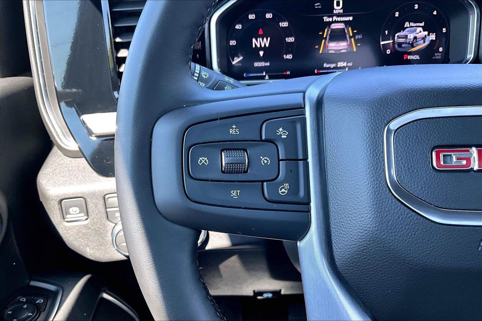Used 2026 GMC Sierra 2500 SLE w/ SLE Value Package; AWD/4WD image 19