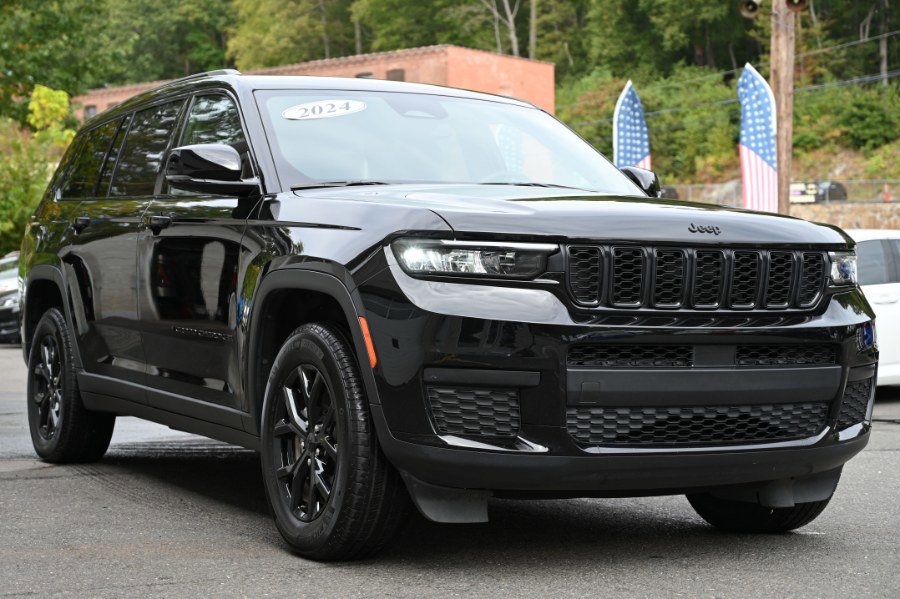 Used 2024 Jeep Grand Cherokee L Laredo image 9