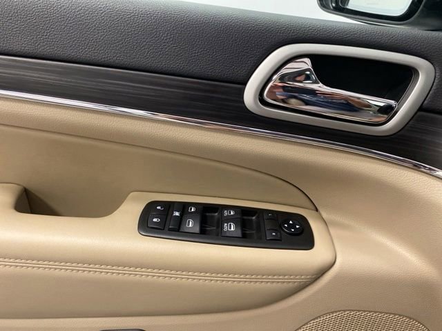Used 2021 Jeep Grand Cherokee Limited w/ Luxury Group II AWD/4WD image 23