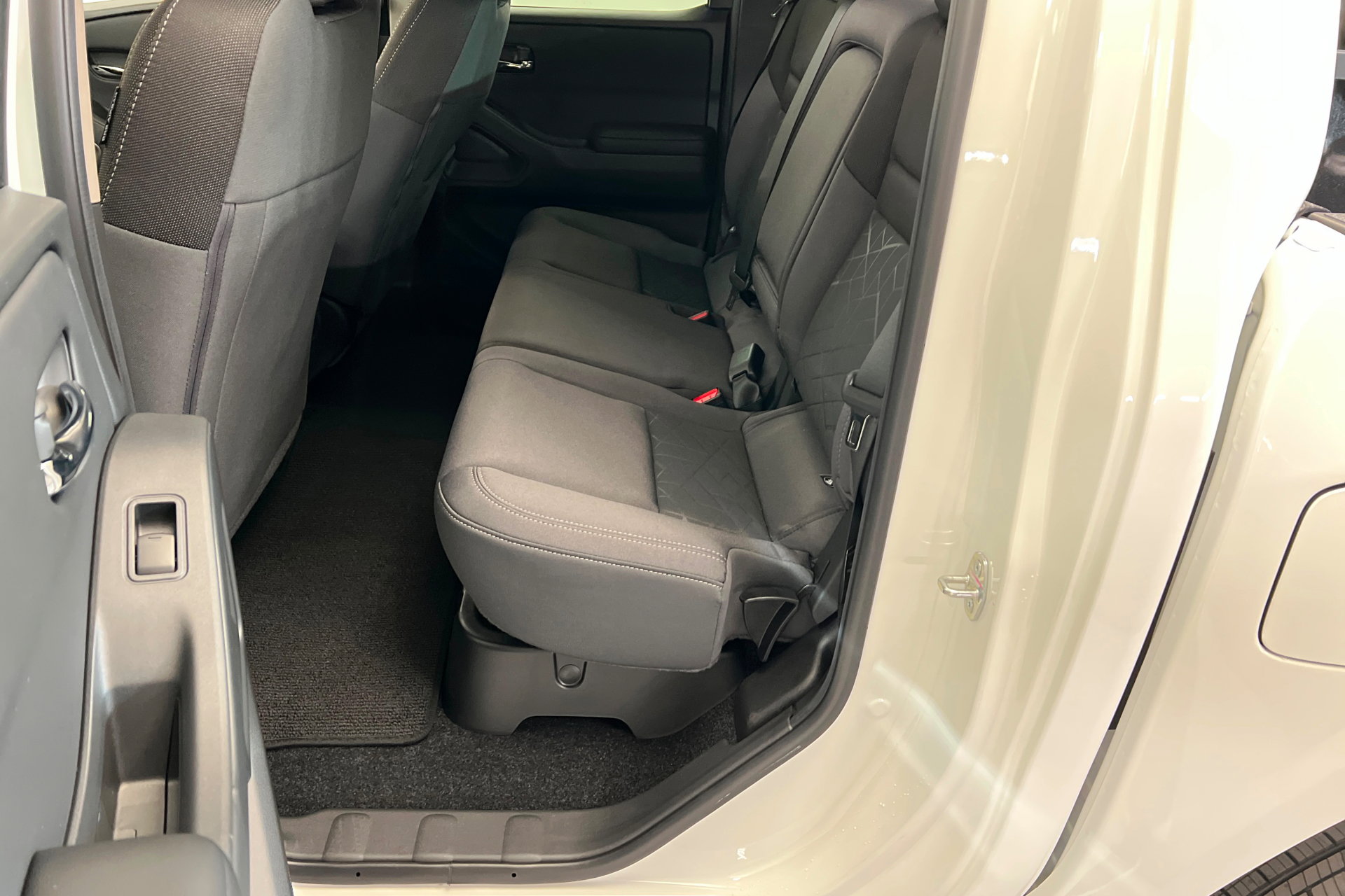 New 2026 Nissan Frontier SV w/ Tow Package image 21