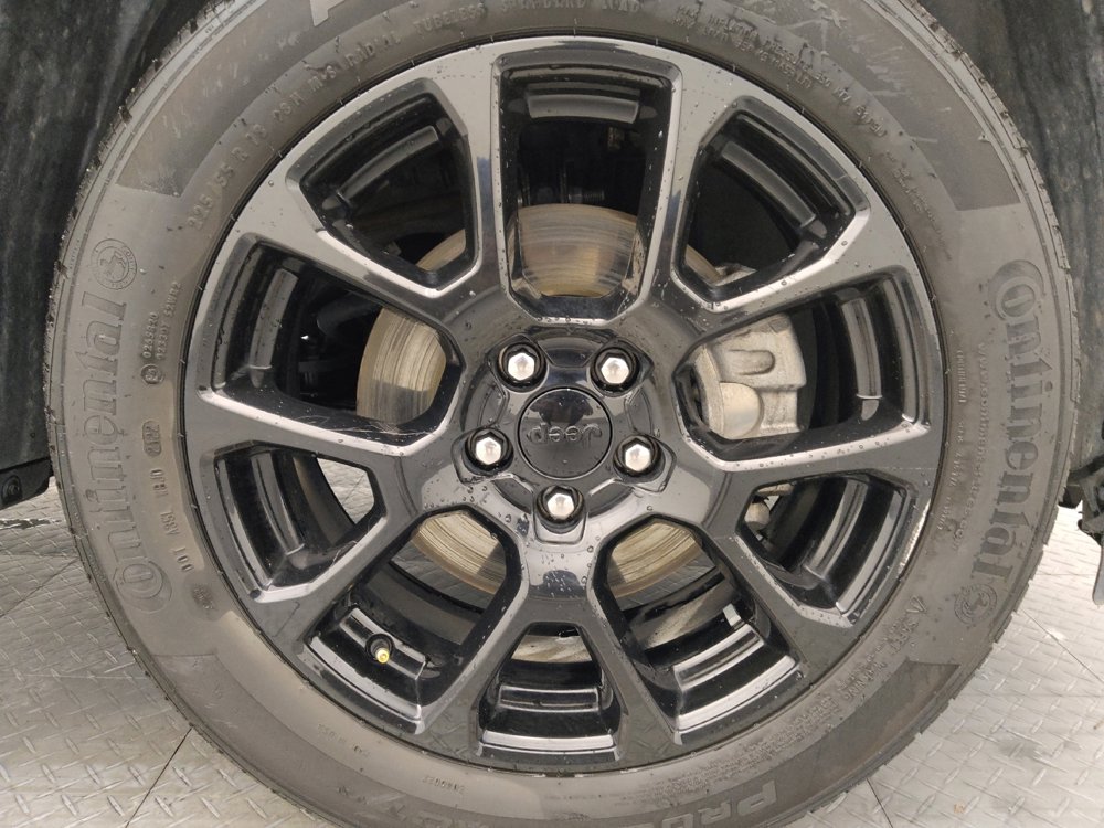 Used 2022 Jeep Compass Latitude FWD image 31