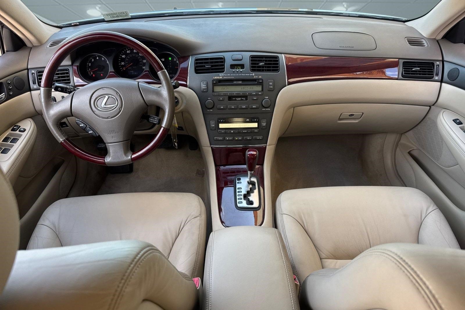 Used 2004 Lexus ES 330 FWD image 15