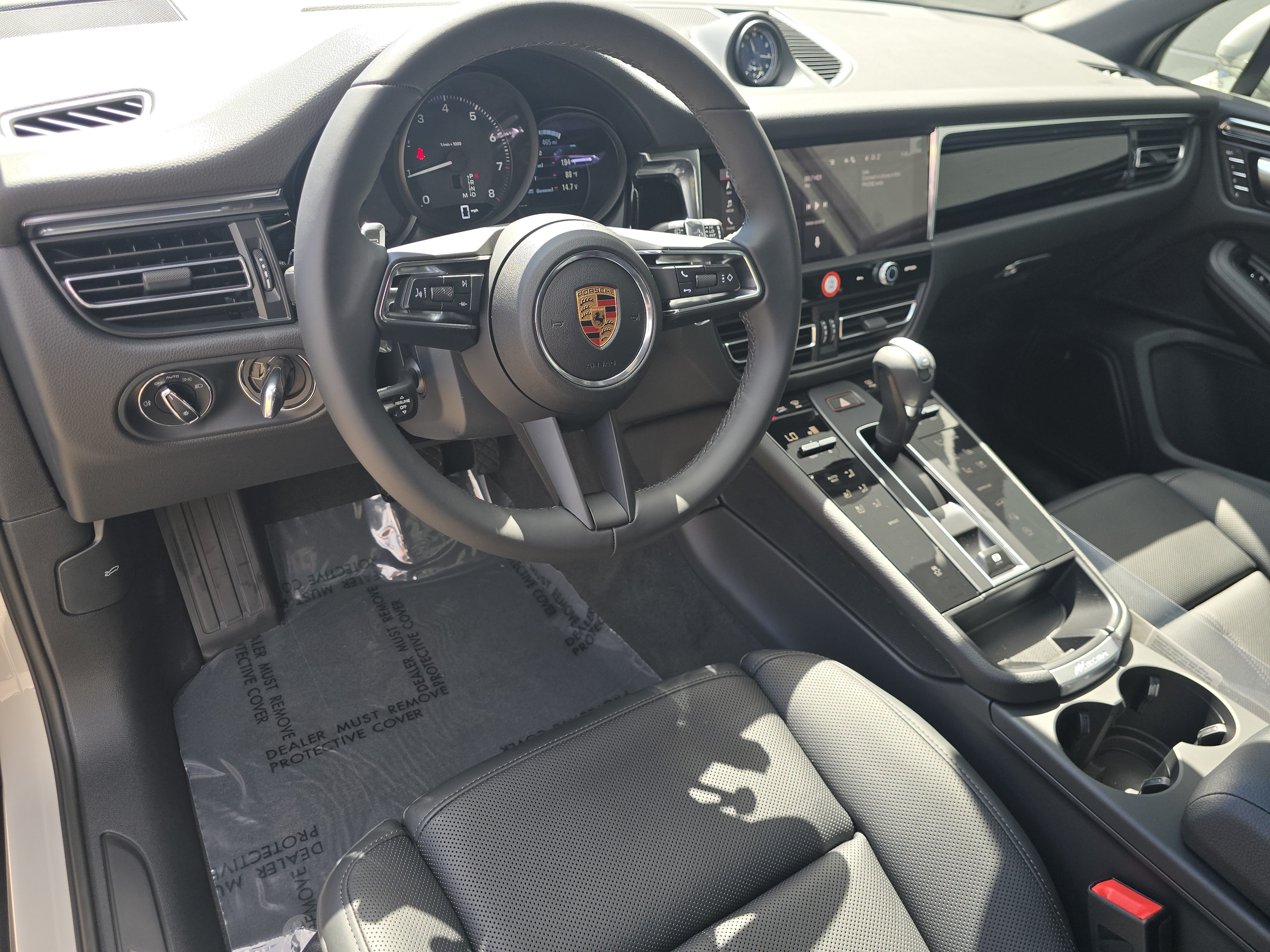 New 2026 Porsche Macan AWD/4WD image 4