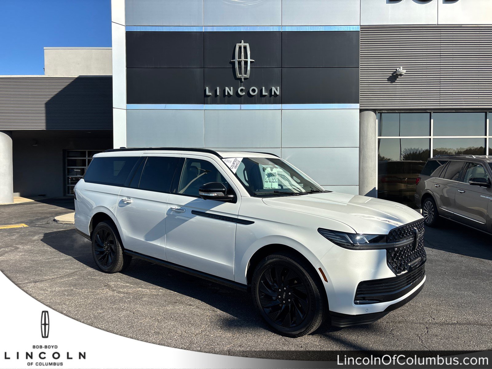New 2026 Lincoln Navigator L Reserve w/ Jet Appearance Package