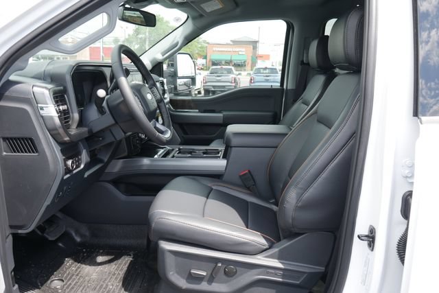 New 2026 Ford F550 4x4 Crew Cab image 2