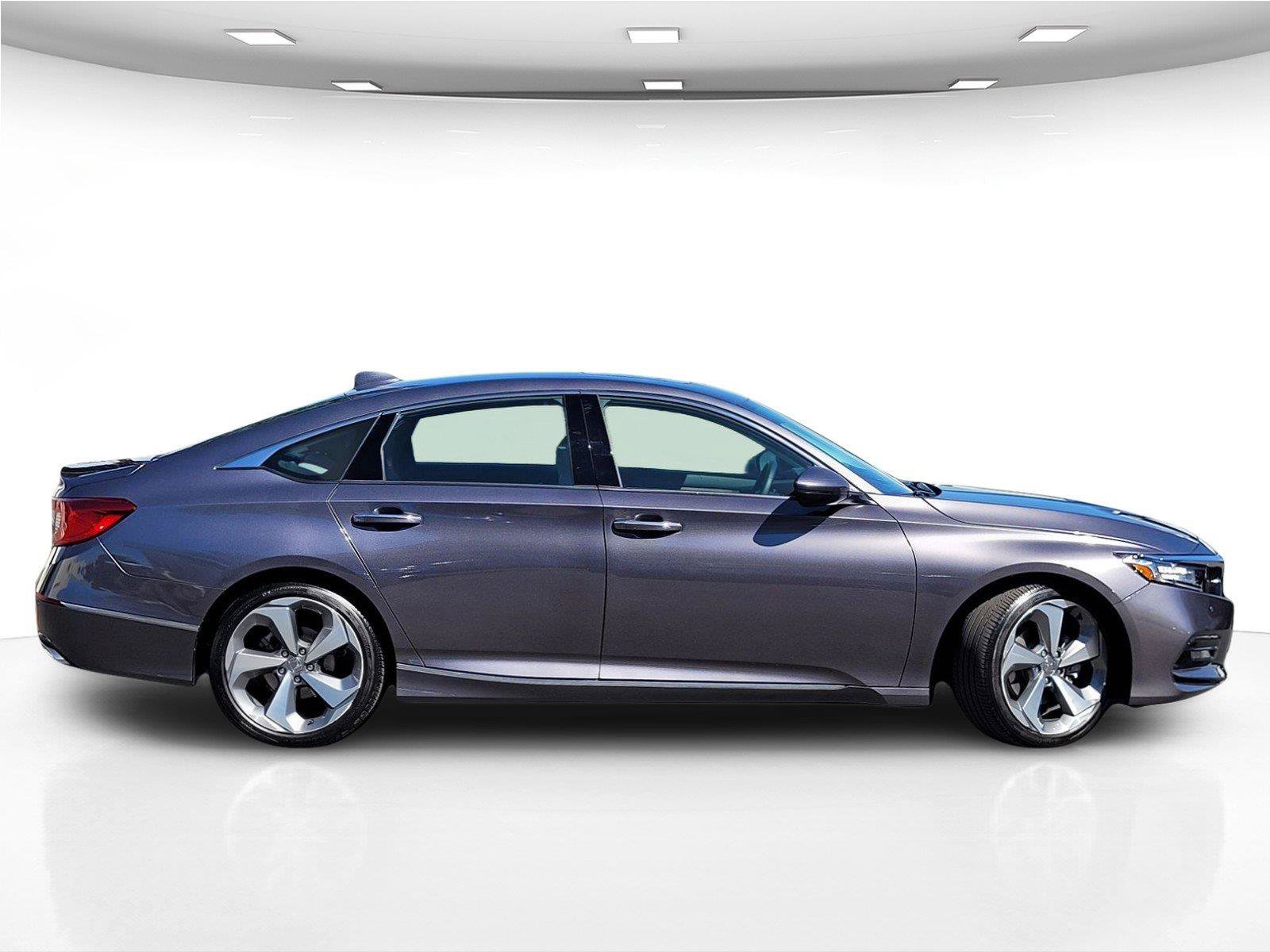 Used 2019 Honda Accord Touring image 5