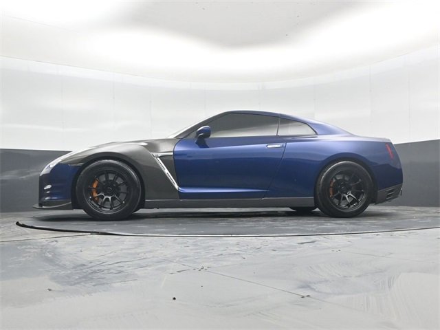 Used 2015 Nissan GT-R Black Edition image 42
