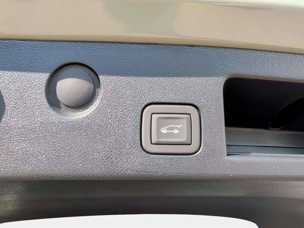 New 2026 Chevrolet Equinox LT w/ Convenience Package II image 16