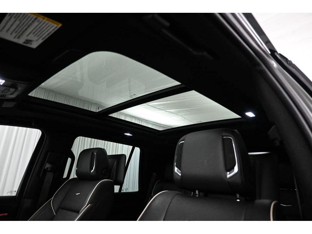 Used 2021 Cadillac Escalade Premium Luxury AWD/4WD image 40