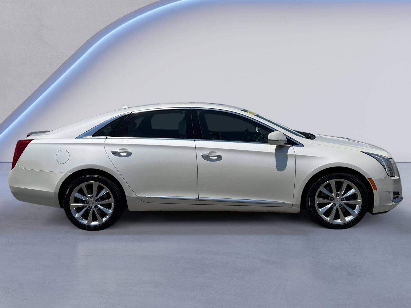 Used 2013 Cadillac XTS Luxury w/ Driver Awareness Package AWD/4WD image 2