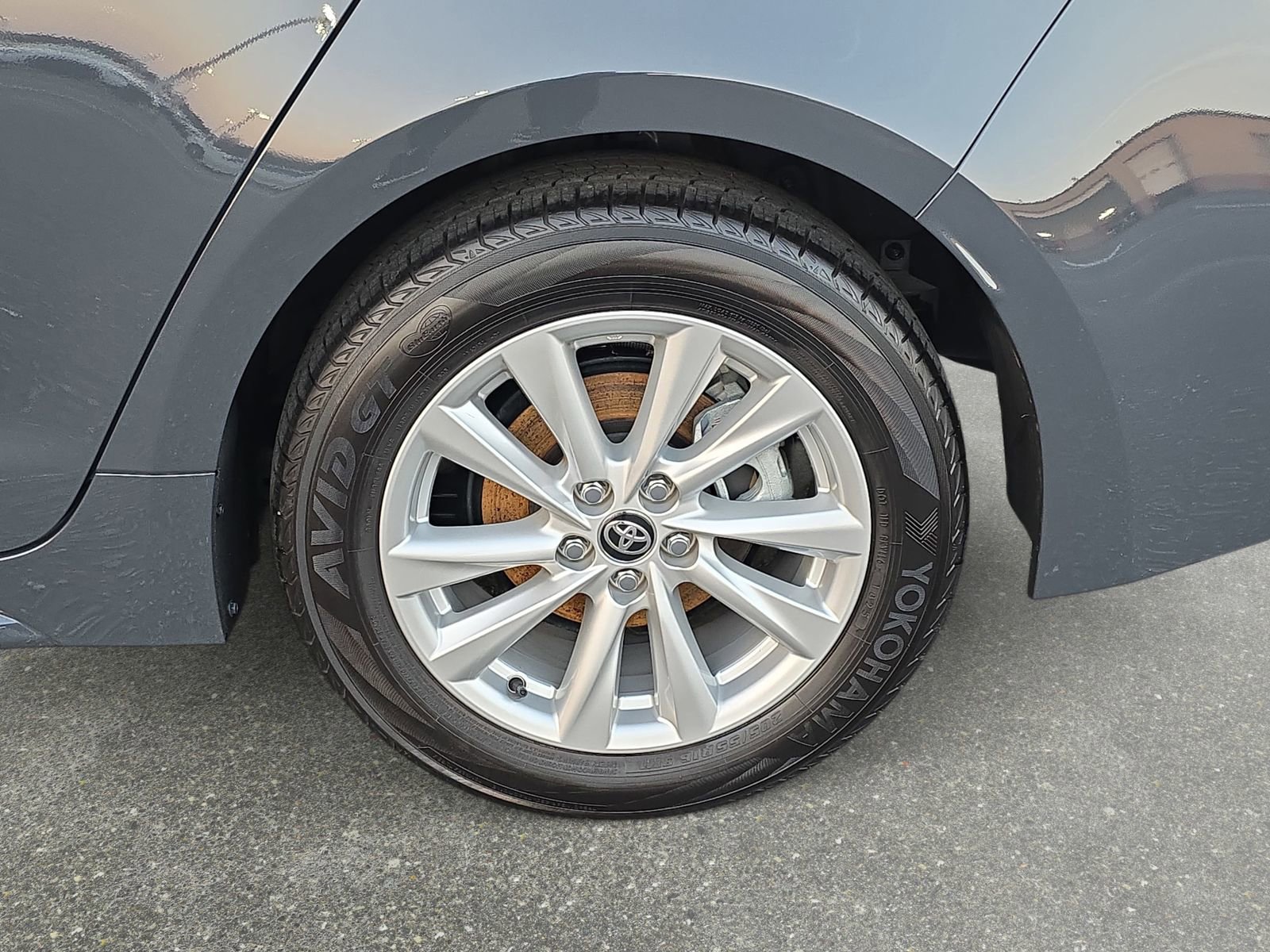 Used 2025 Toyota Corolla XLE image 32