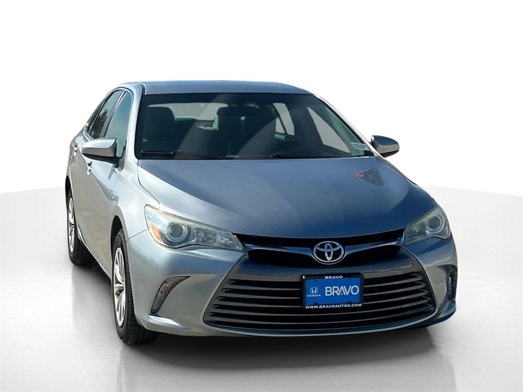 Used 2015 Toyota Camry LE image 3