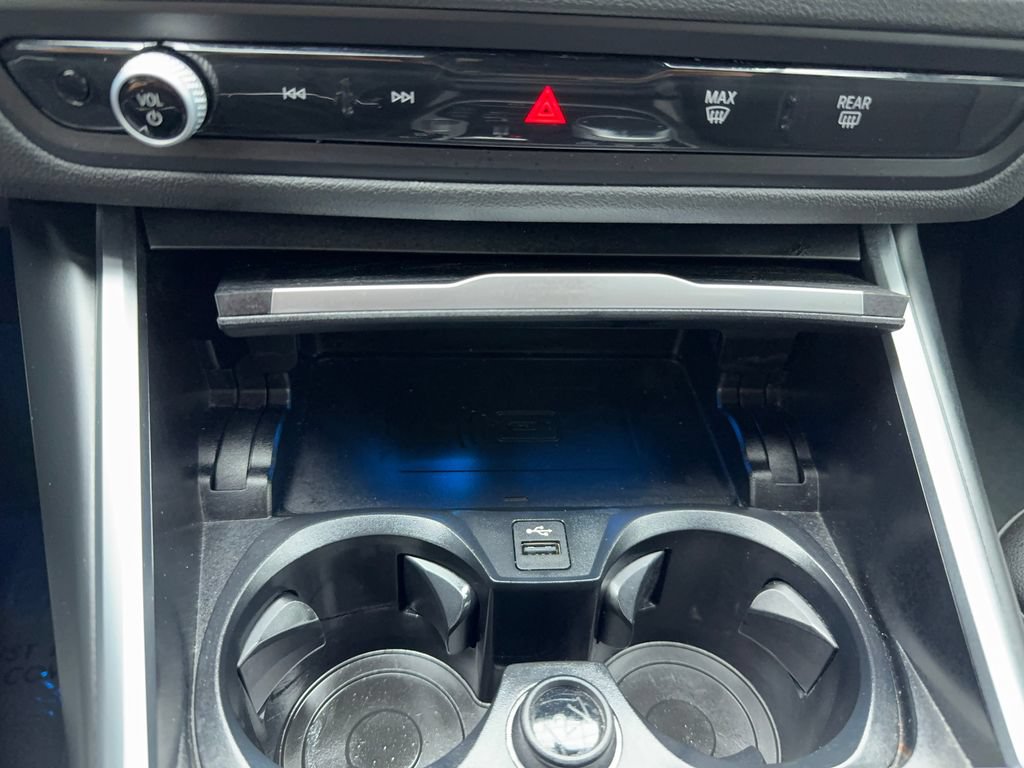 Used 2024 BMW 330i Sedan w/ Convenience Package RWD image 25