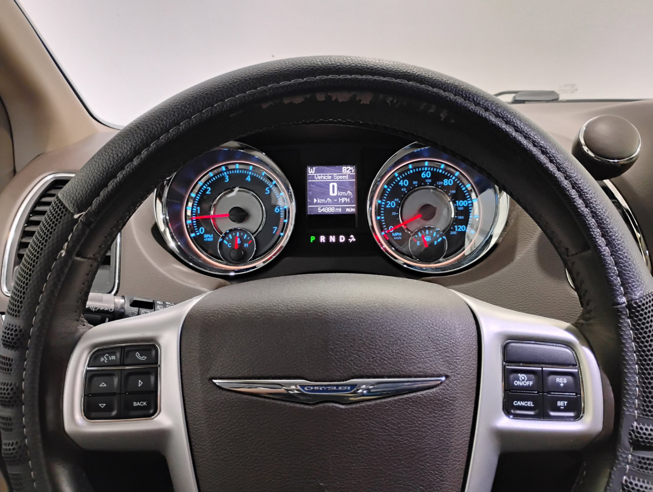 Used 2016 Chrysler Town & Country Touring image 71