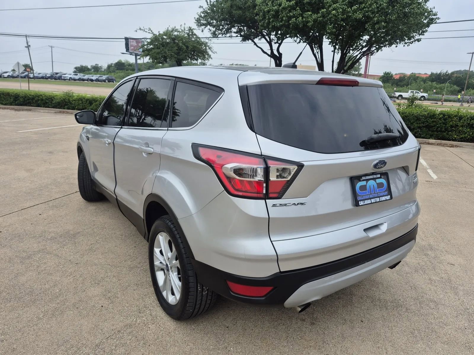 Used 2017 Ford Escape SE w/ SE Cold Weather Package FWD image 8