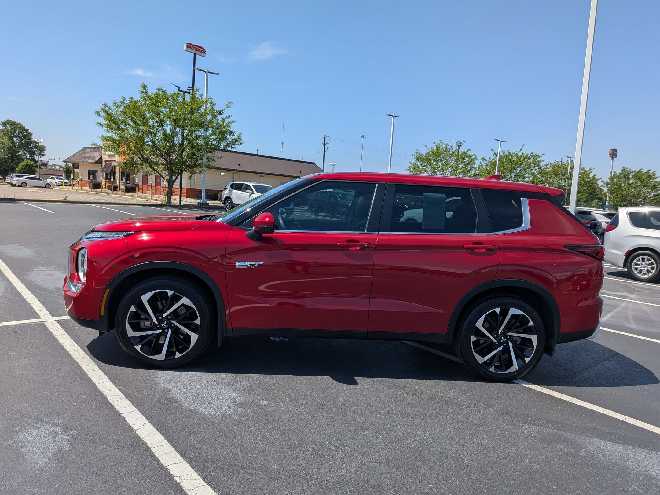 Used 2023 Mitsubishi Outlander SE image 6