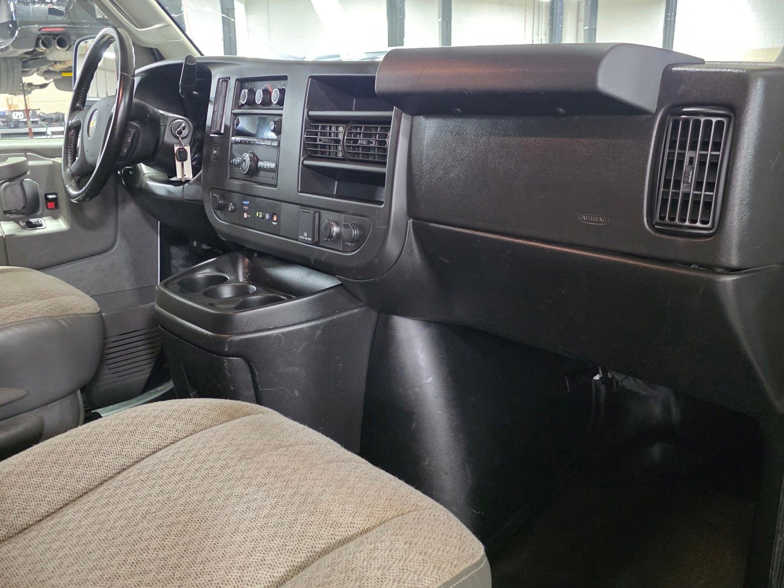 Used 2021 Chevrolet Express 2500 w/ Driver Convenience Package image 21