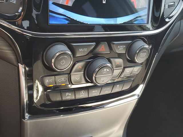 Used 2019 Jeep Grand Cherokee Altitude AWD/4WD image 30