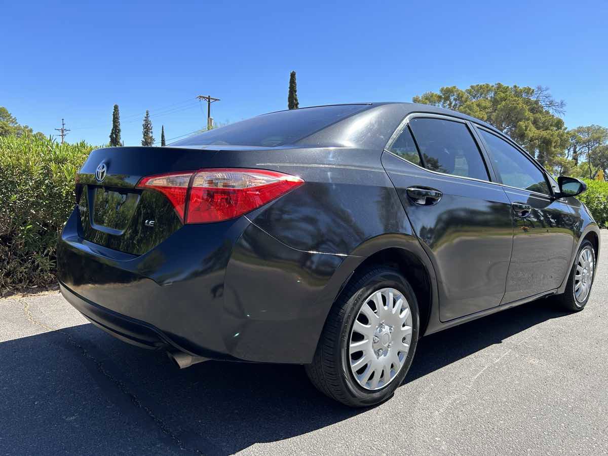 Used 2018 Toyota Corolla LE FWD image 6