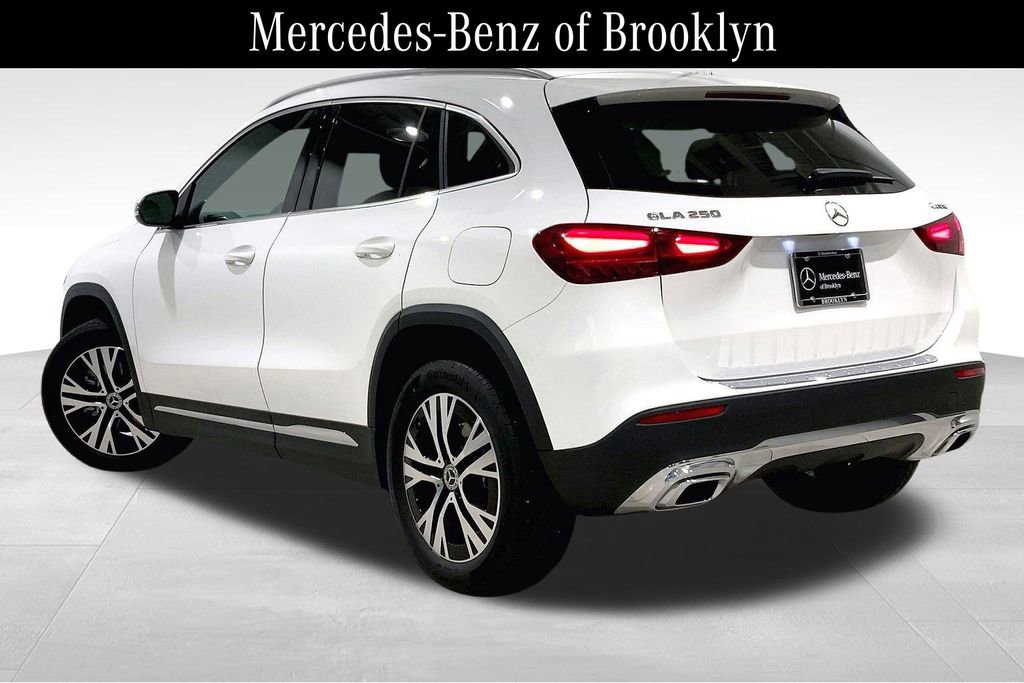 Certified 2025 Mercedes-Benz GLA 250 4MATIC image 11