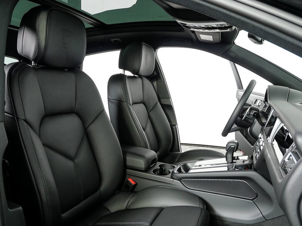 New 2026 Porsche Macan image 24