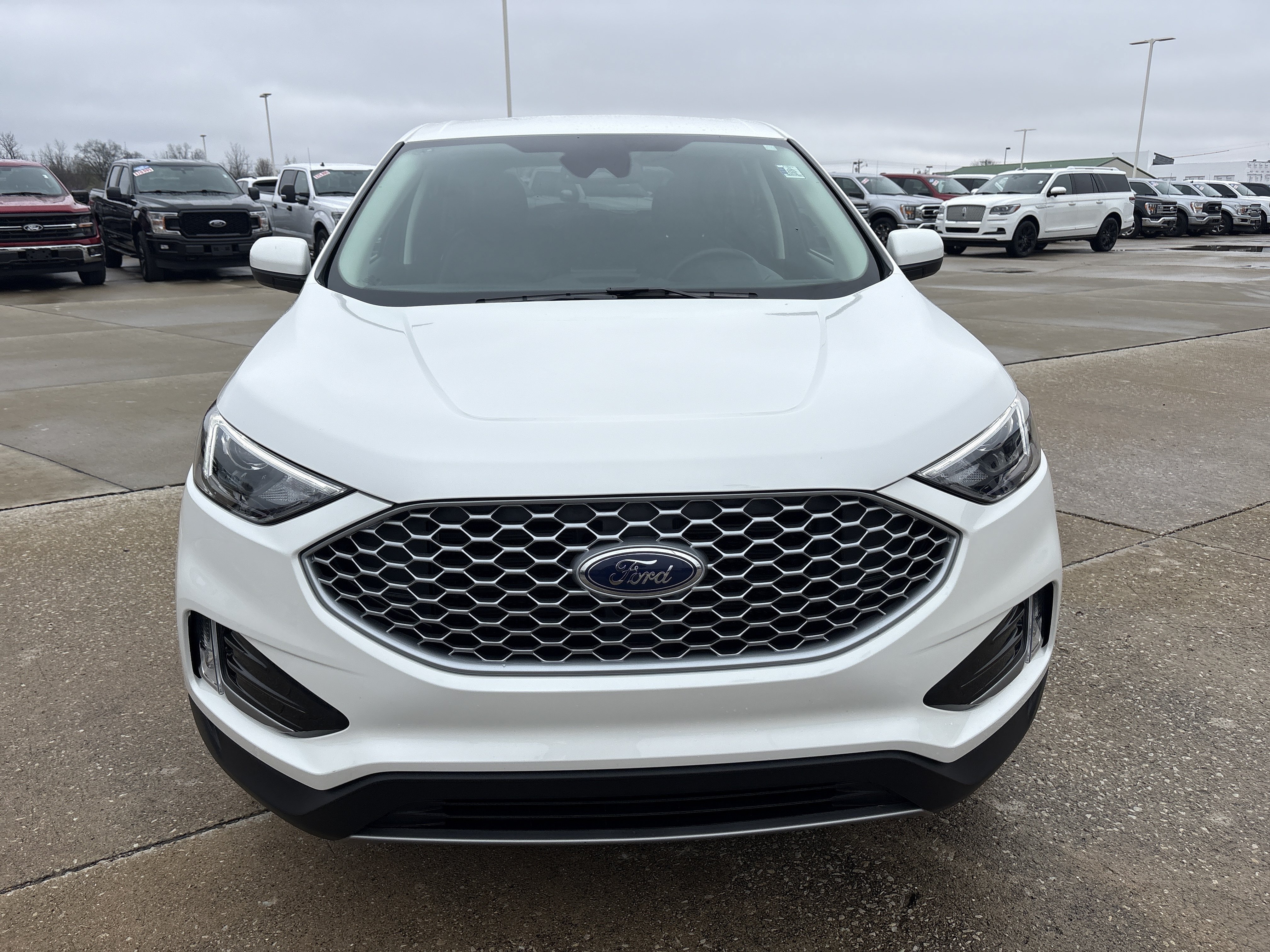 Used 2023 Ford Edge SEL w/ Convenience Package AWD/4WD image 3