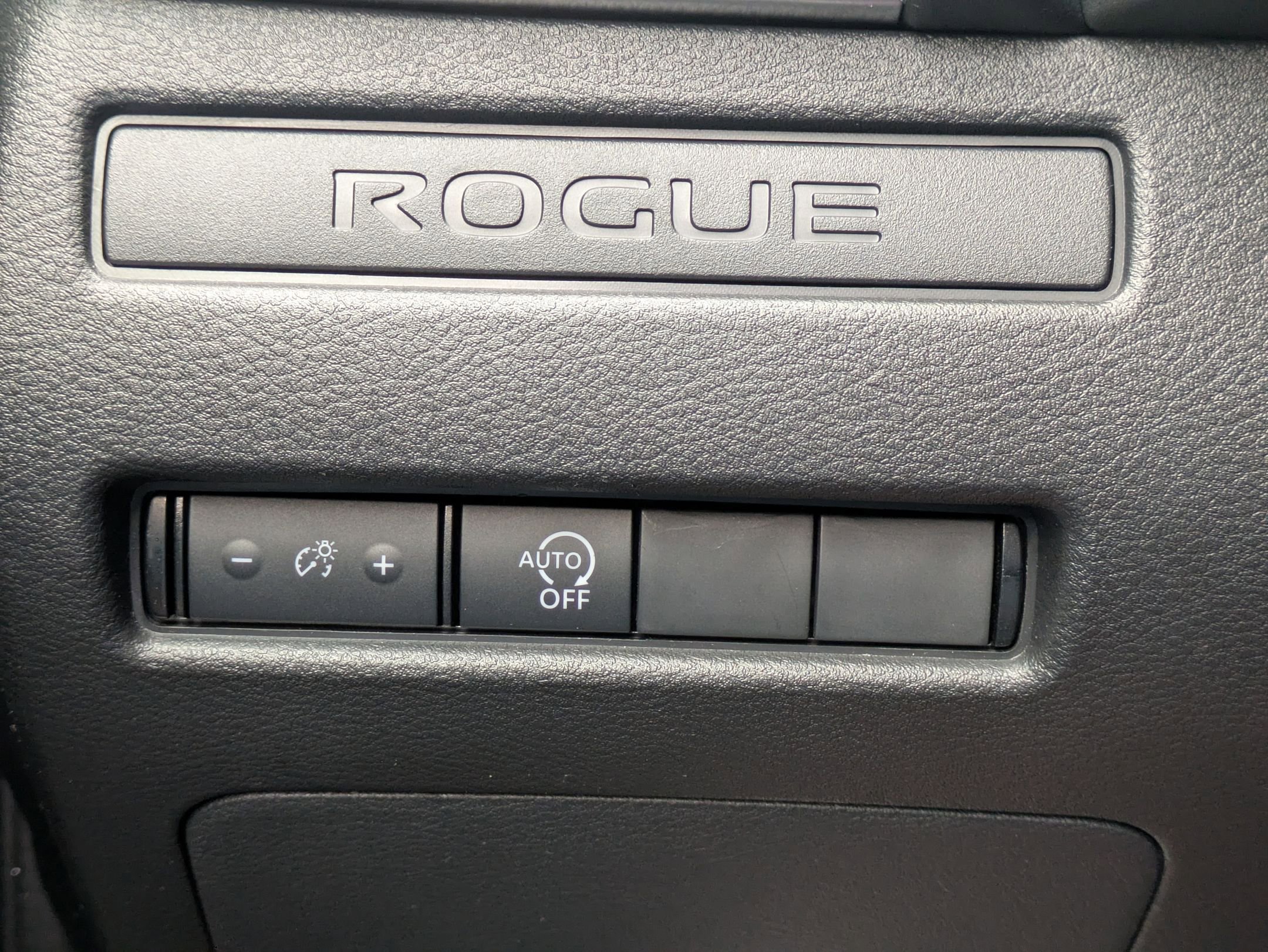 Used 2023 Nissan Rogue S image 20