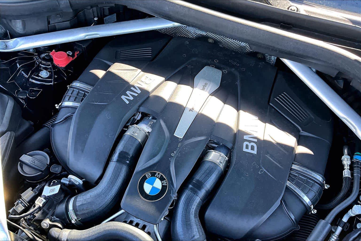 Used 2019 BMW X5 xDrive50i w/ M Sport Package AWD/4WD image 32