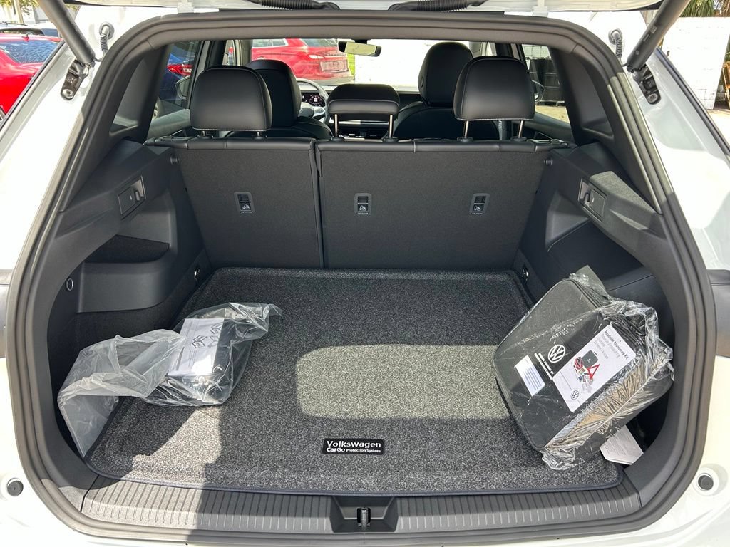 New 2026 Volkswagen Tiguan SE R-Line FWD image 44