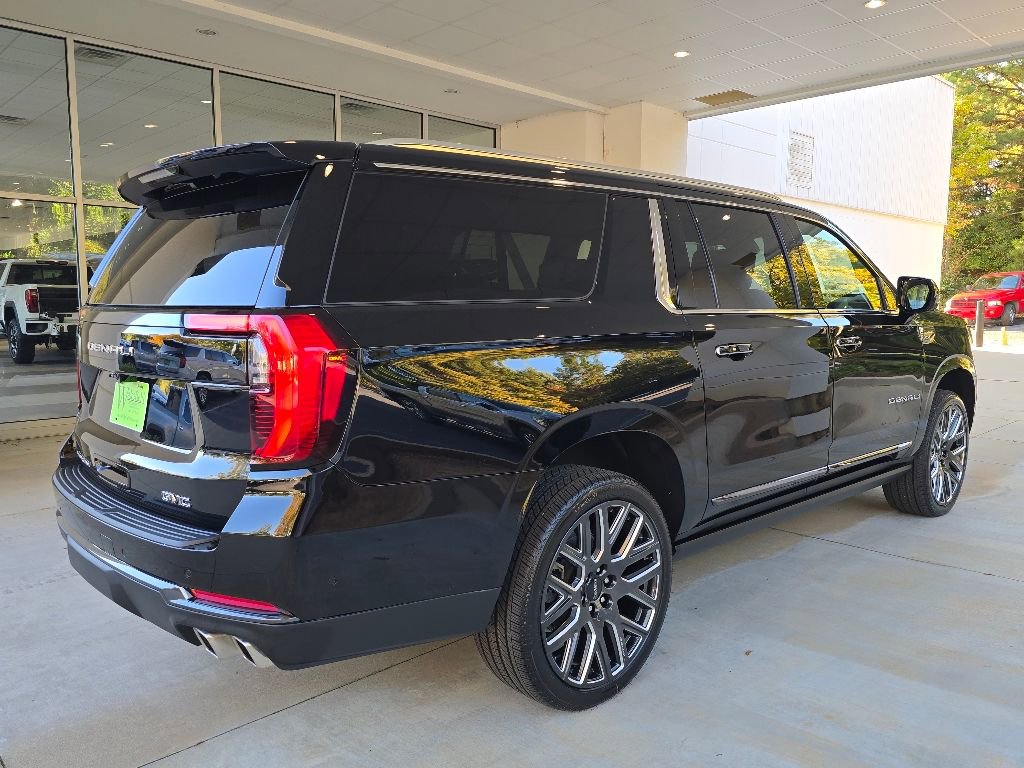 New 2026 GMC Yukon XL Denali Ultimate image 3