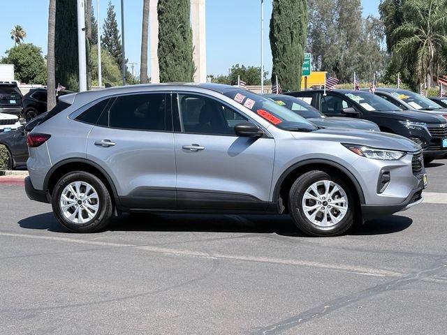 Used 2023 Ford Escape Active w/ Cold Weather Package FWD image 4